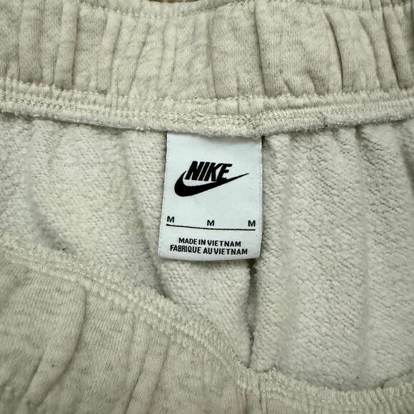 Nike Sportswear Club Fleece Women’s Oversized Cargo Sweatpants Joggers Medium - Picture 3 of 10